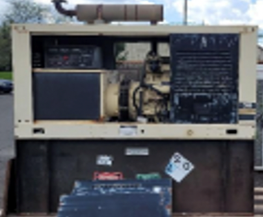 35 kw Kohler / John Deere (Enclosed w/ Base Tank, 4.5L 4 Cyl. John Deere, Low Hours) Diesel Genset